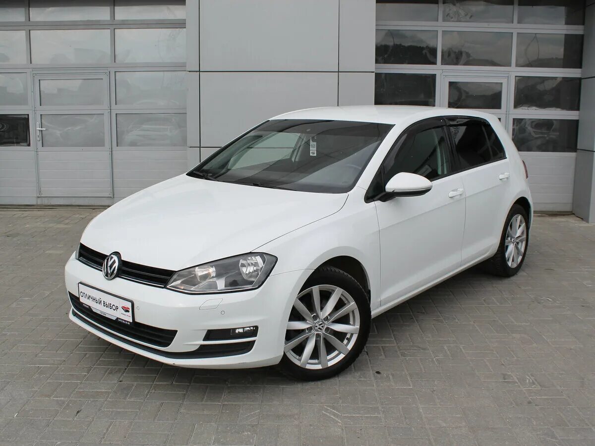 Гольф 7 1. Vw golf 7. Volkswagen golf 7 хэтчбек. Фольксваген гольф 7 2013. Фольксваген гольф 7 белый.