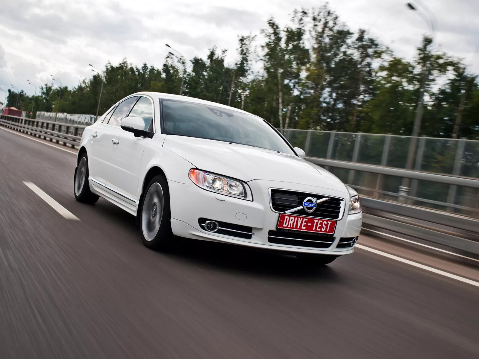 Вольво s80 2012. Вольво седан с прямым задним стеклом. Volvo s80 2012