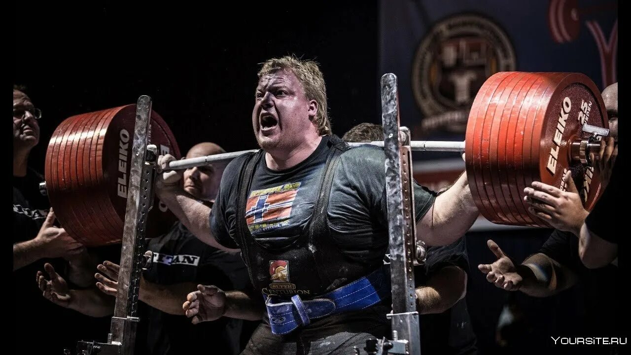 Пауэрлифтер. Кокляев жим. Вестсайд барбелл зал. Пауэрлифтер. Пауэрлифтер.