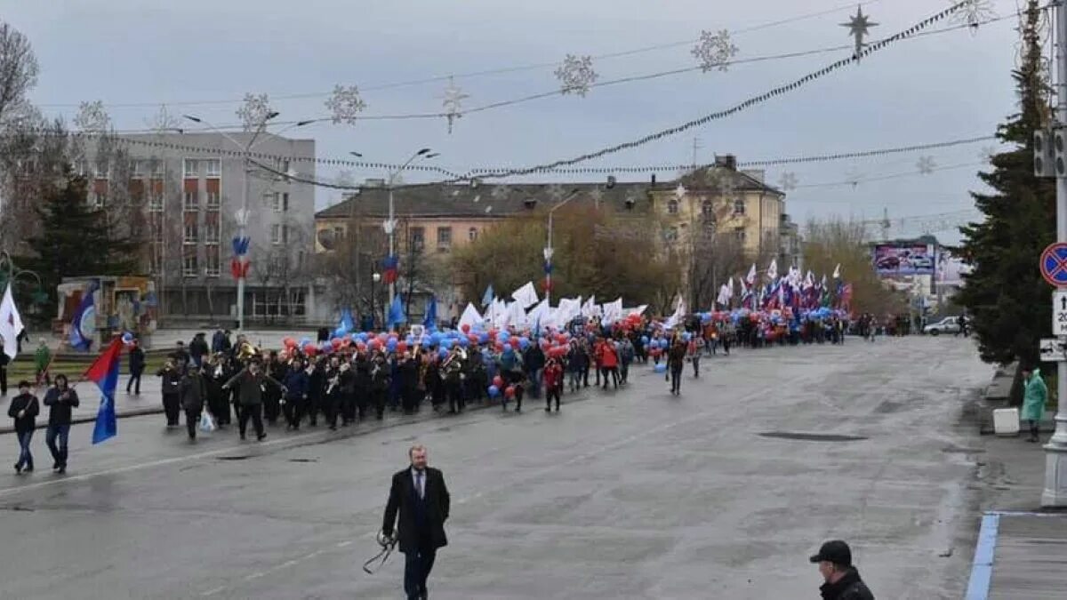 1 мая барнаул. Митинг в Барнауле. Митинг 1 мая. Митинг в Барнауле 1 мая. Митинг шествие.