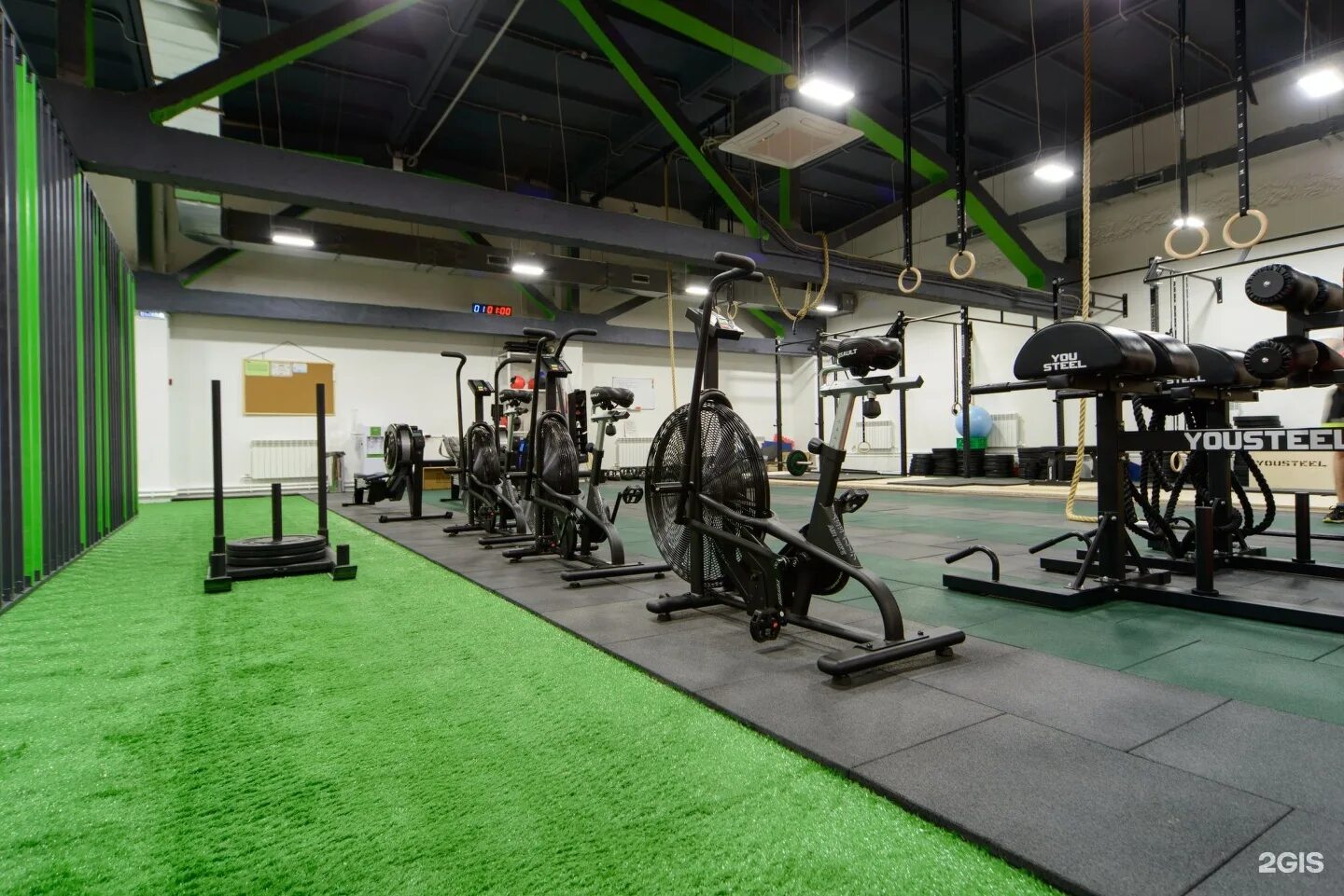 Тренажерный зал орел. Спортзал орел. Спарта красноярск тренажерный зал. Высшая лига спортзал орел. Фитнес энерджи орел.