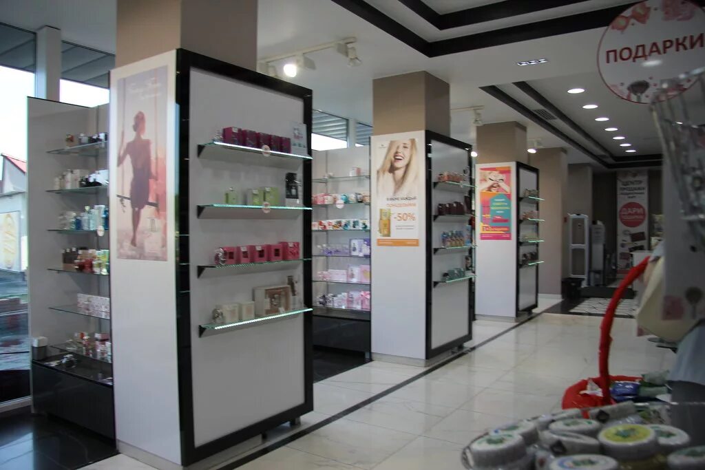 сотрудники магазина косметики. магазин автозапчастей продавец- консультант. курган работа косметика. продавец косметики. магнит косметик продавец консультант.