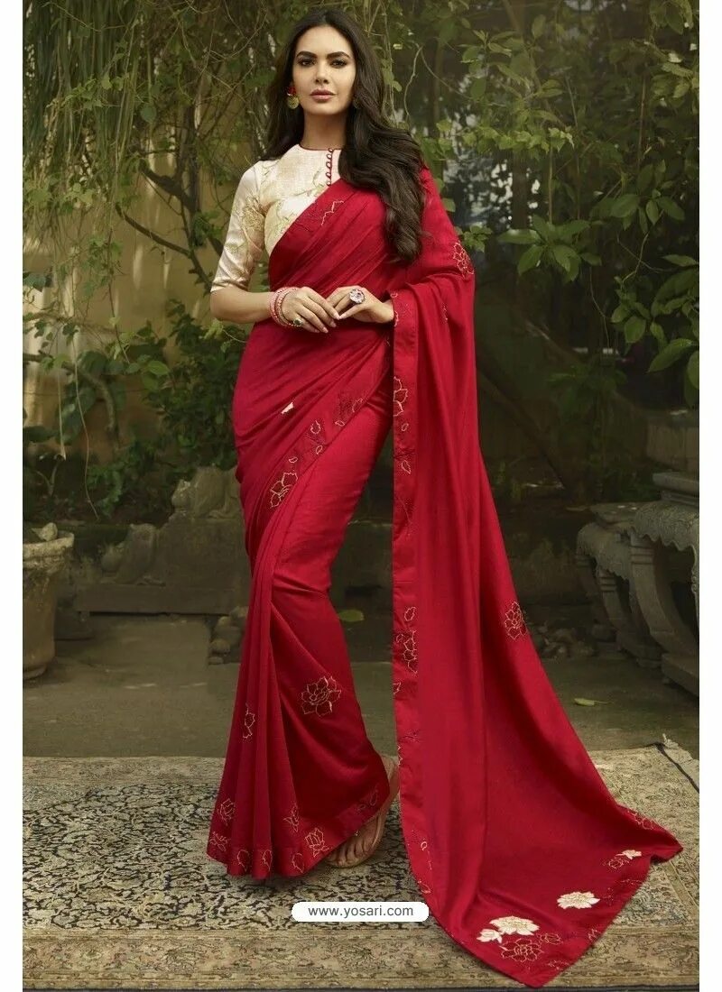 Индийское Сари красное. Красное Сари в Индии. Красное индийское платье. Индийская одежда Сари красного цвета.