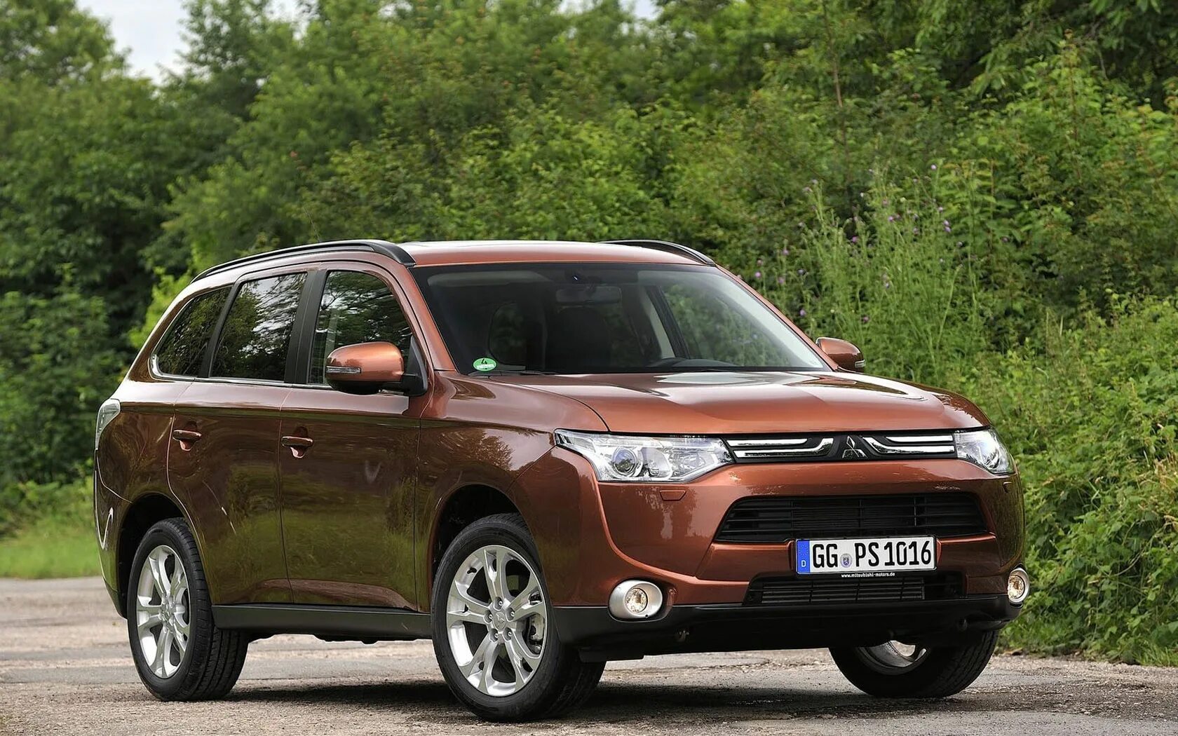 Сколько стоит мицубиси аутлендер. Mitsubishi Outlander 2013. Mitsubishi Outlander 2012. Mitsubishi Outlander 3. Мицубиси Аутлендер 2013.