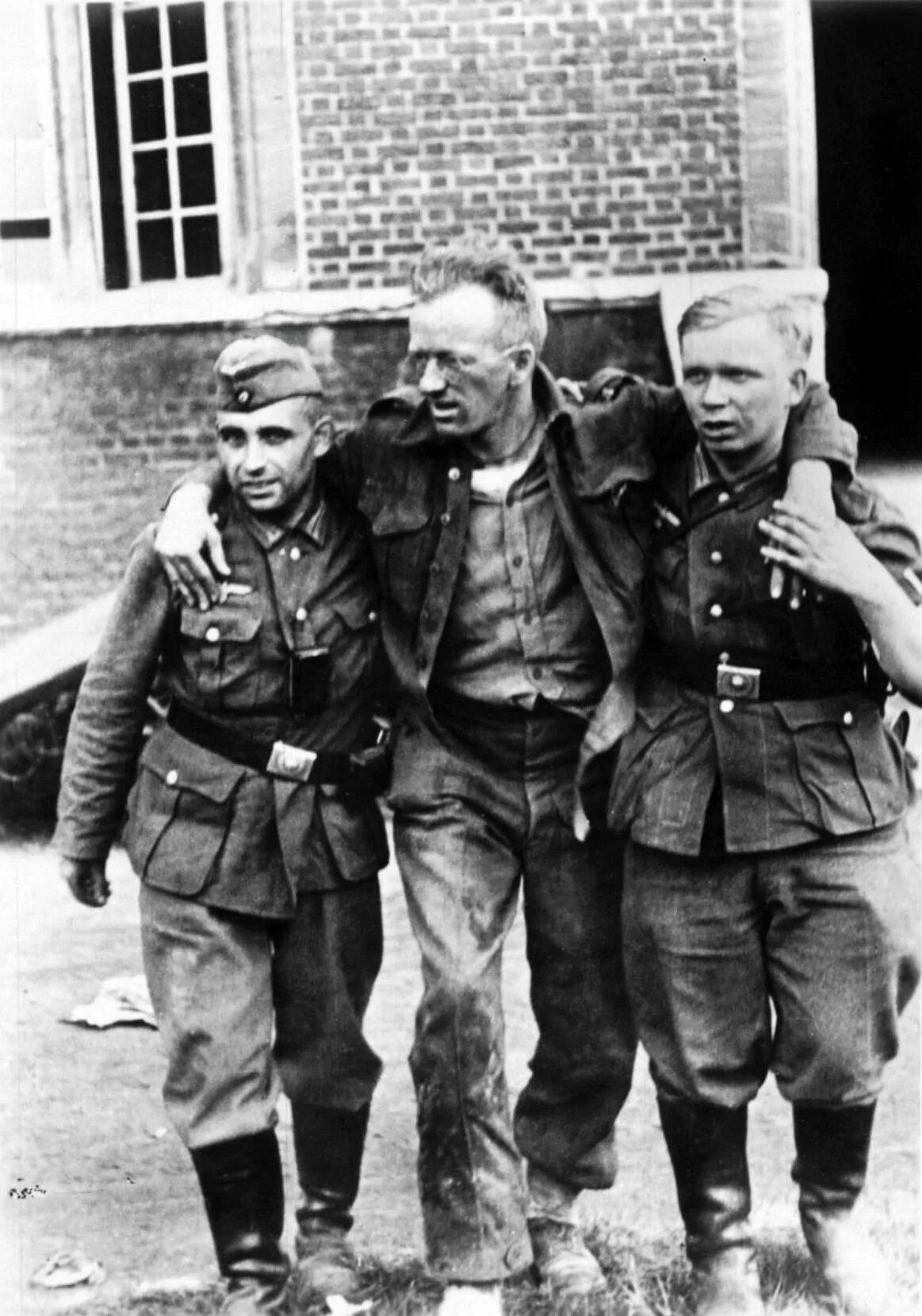 Немцы другое название. Немецкие солдаты второй мировой войны.