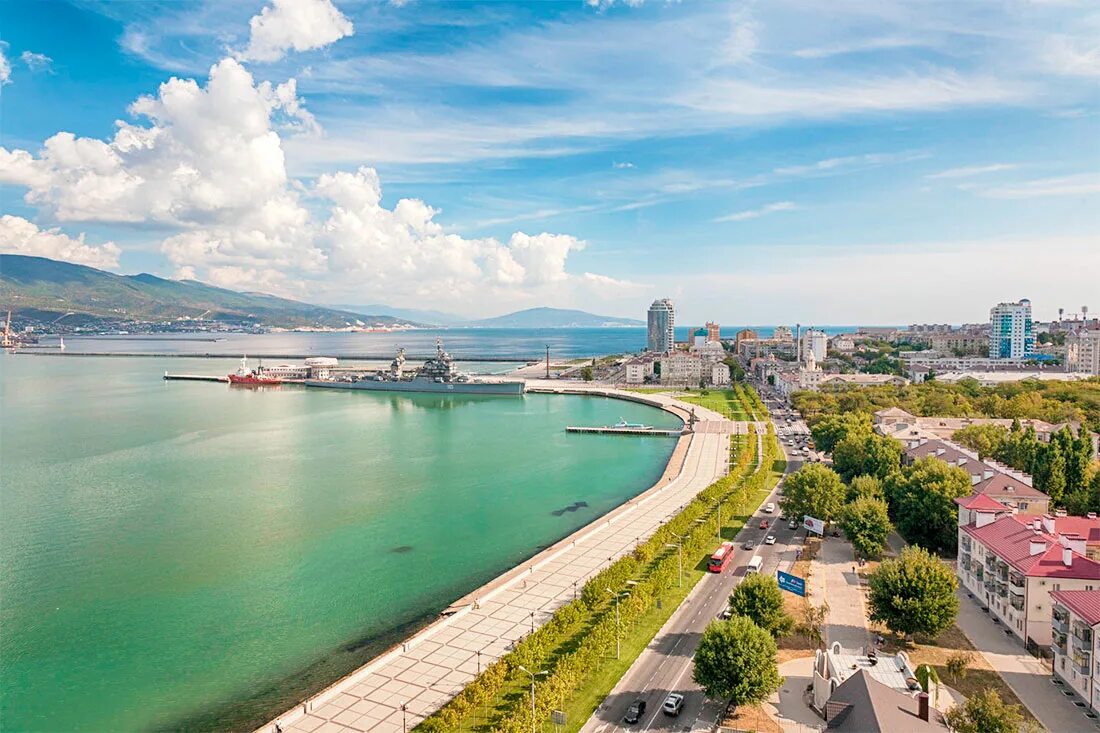 Сайт новороссийск краснодарский край. Набережная Адмирала Серебрякова. Новороссийск наб Адмирала Серебрякова. Набережная имени Адмирала Серебрякова в Новороссийске. Новороссийск набережная Адмирала.