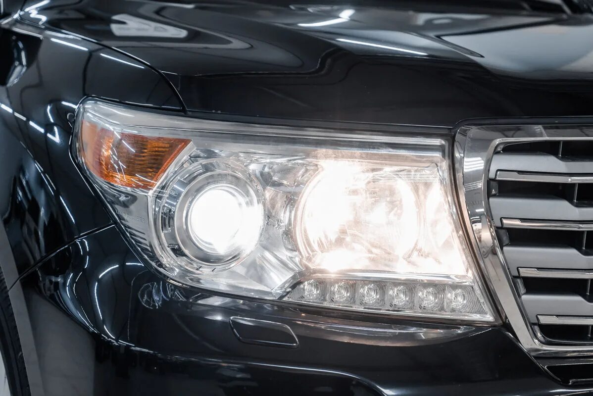 Замена ксеноновых ламп в фарах Мерседес ГЛК 220д (Mercedes-Benz GLK 220d) 2015 -