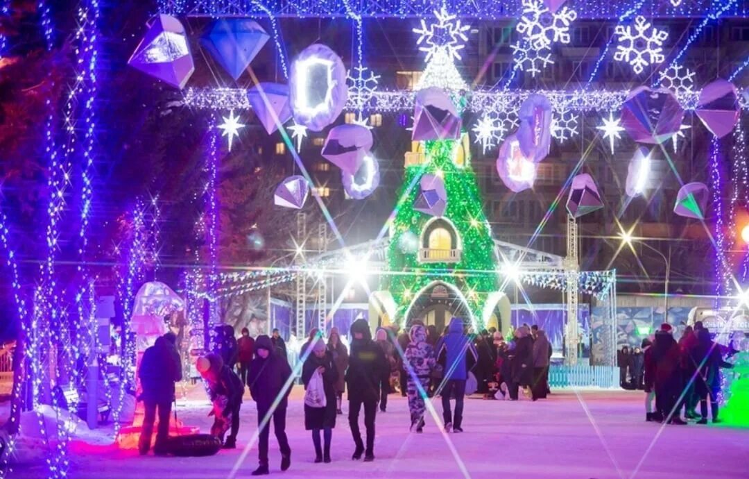 Брянск куда сходить на новогодние праздники 2025. Новогодние каникулы в томске. томск новогодние праздники. томск елка 2025. новогодний томск днем.