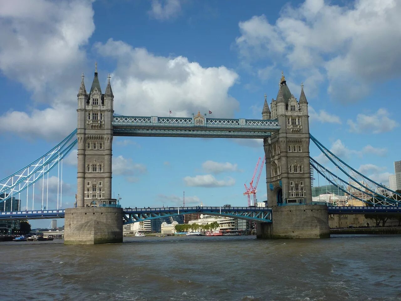 Тауэрский мост в Лондоне. Лондонский мост через Темзу. Река Темза и ее мосты. Джин Тауэр бридж.