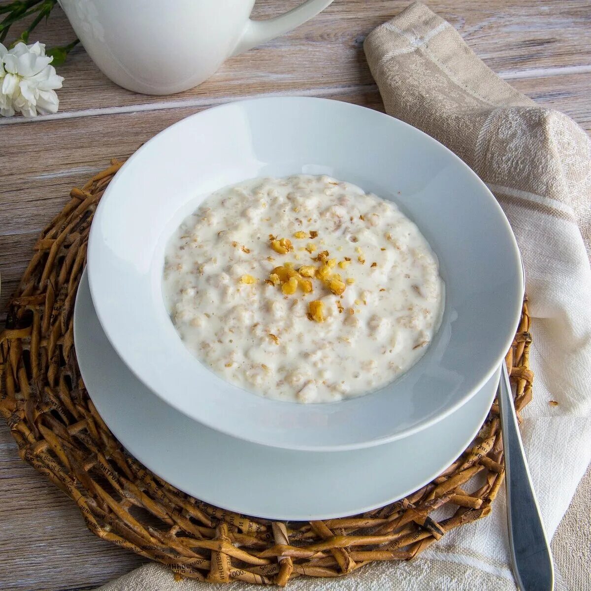 Овсяная каша на молоке. Геркулесовая и овсяная каша. Геркулес каша. Молочная каша Геркулес. Овсяная каша на воде с маслом