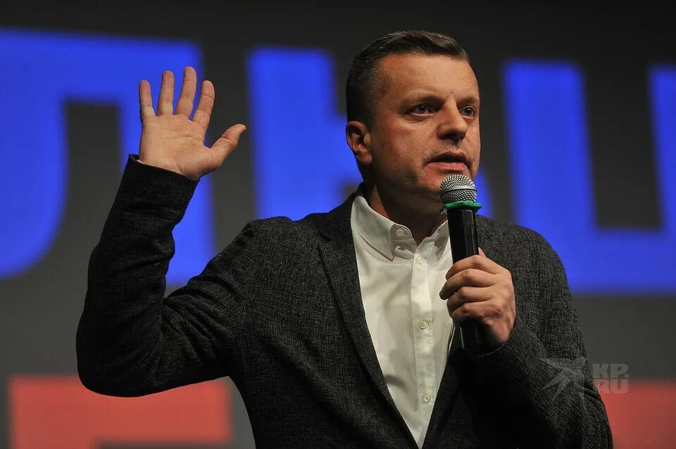 Шевченко журналист. Политики бывшие журналисты. Пресс-конференция журналисты. Журналист. Политики бывшие журналисты.