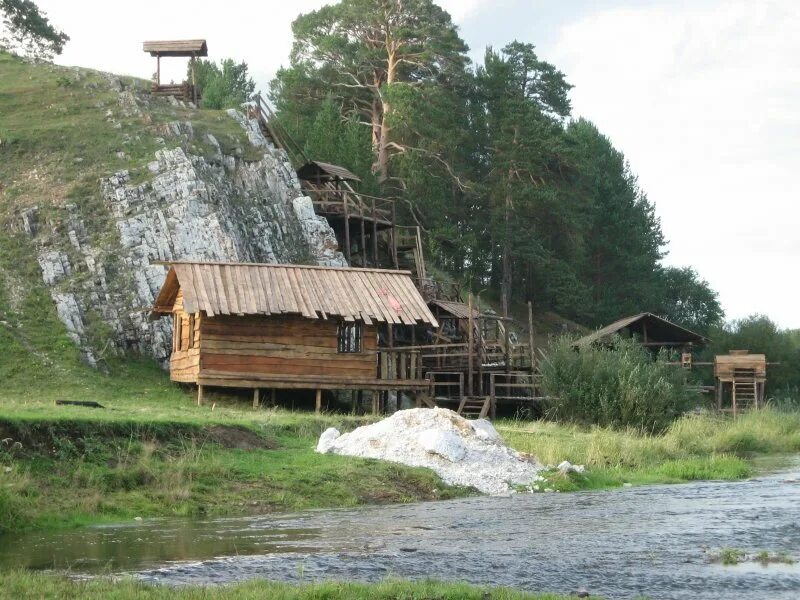 Купить деревню на урале. Деревня Каменка Чусовая. Река Чусовая деревня Каменка. Деревня Каменка Свердловская область. Каменка Свердловская область Чусовая.