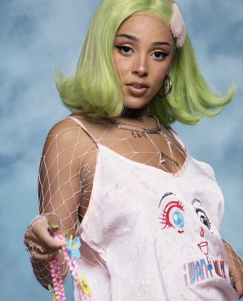 Дожа Кэт. Певица Doja. Doja Cat без макияжа. Doja Cat Green hair. Attention doja