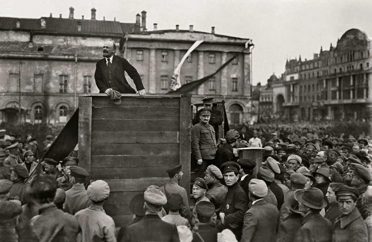 Октябрь события в истории. Октябрьская революция 1918. Октябрьская революция 1917. Революция 1917 года в России. Октябрьская революция 1917 года Ленин.