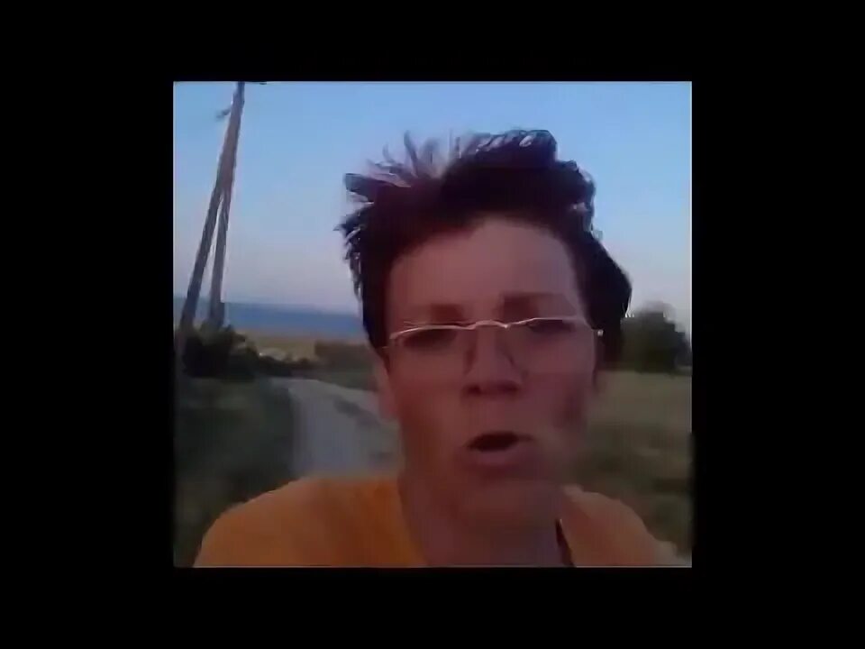Бегу с огорода домой. Бегу с огорода домой. Бегу с огорода домой. Знаменитости из тик тока. Бегу с огорода домой.