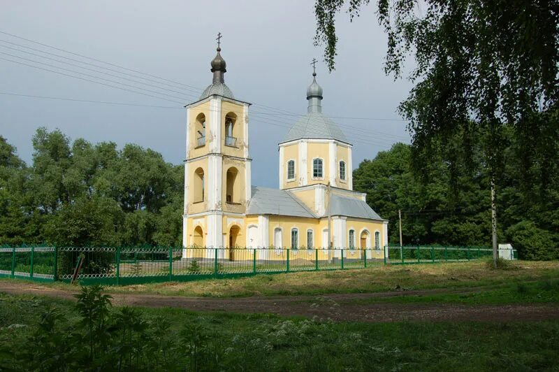 Троицкий район орловской области. Шатилово Церковь Орловская область. Орловская область Краснозоренский район село Шатилово. Храмы села Шатилово Орловской области. Троицкая Церковь село Троицкое Орловской области.