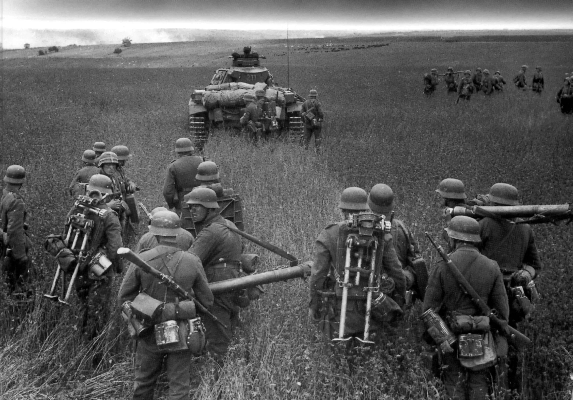 Операция барбаросса 2. Operation Barbarossa 1941. Пехота ВОВ 1941. Армия Германии 1941.