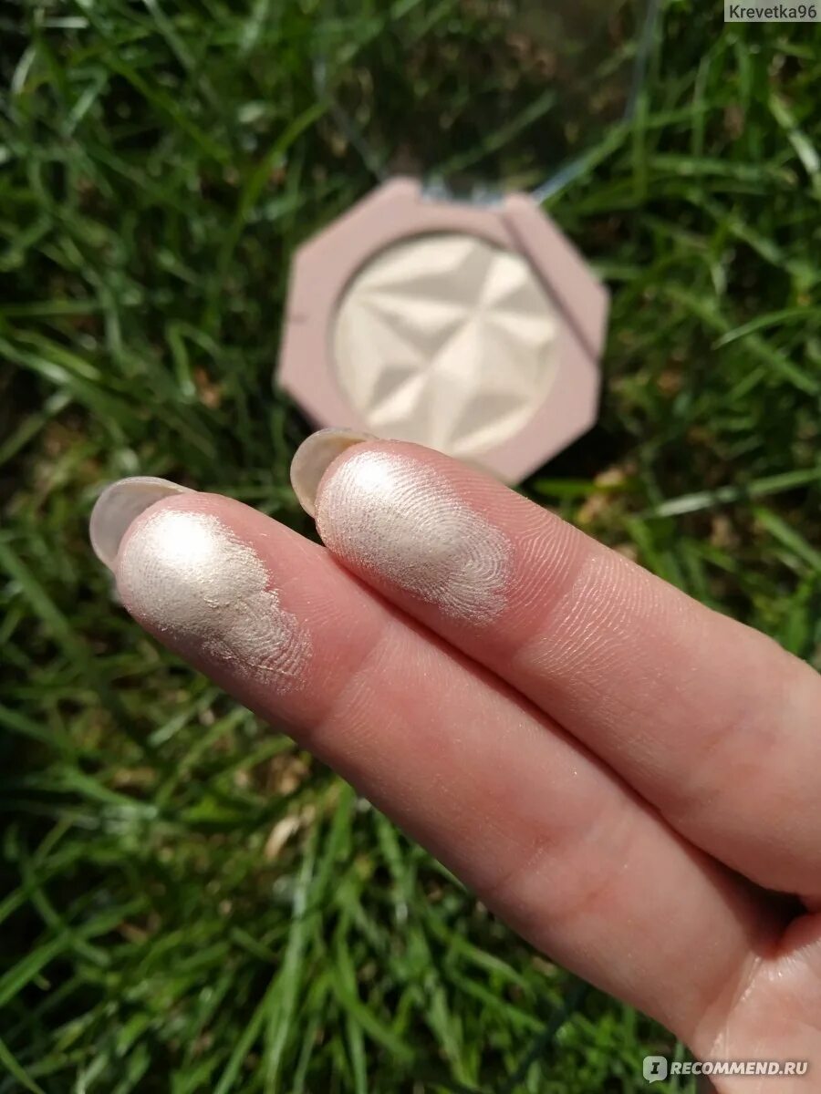 Хайлайтер диваж. Divage velvet 11 п. Хайлайтер диваж бьюти киллер. Тональник от диваж 01. Glow sense divage.