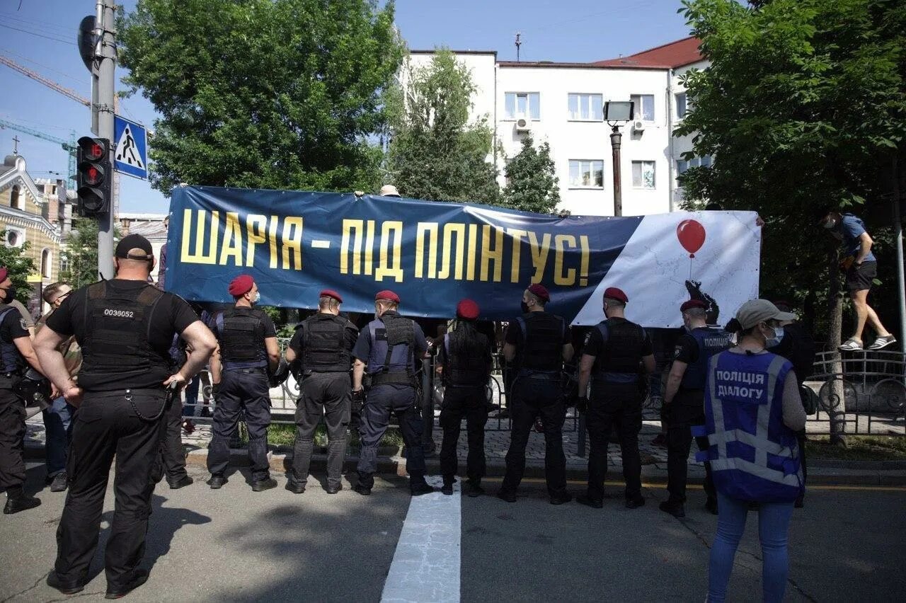 Демонстрация в киеве. Митинг в киеве. митинги в киеве сейчас. митинг в киеве 2014.