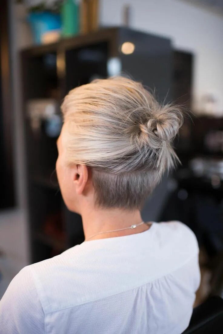 Женская прическа хвостик сзади 10 Party Hairstyles For The Ultimate Night Out John Frieda