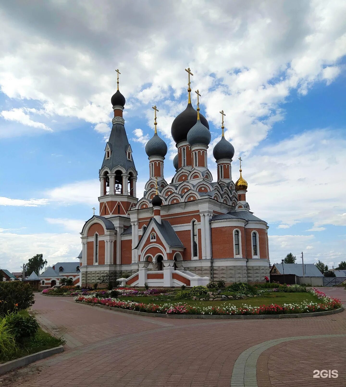 Храм в честь преображения господня. Храм сретения господня бердск. кафедральный собор в честь преображения господня. кафедральный собор преображения господня новосибирск.