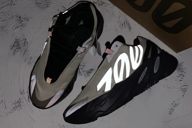 Adidas Yeezy Boost 700 MNVN. Adidas Yeezy Boost 700 черные. Adidas Yeezy Boost 700 Bone. Adidas Yeezy 700 MNVN белые.