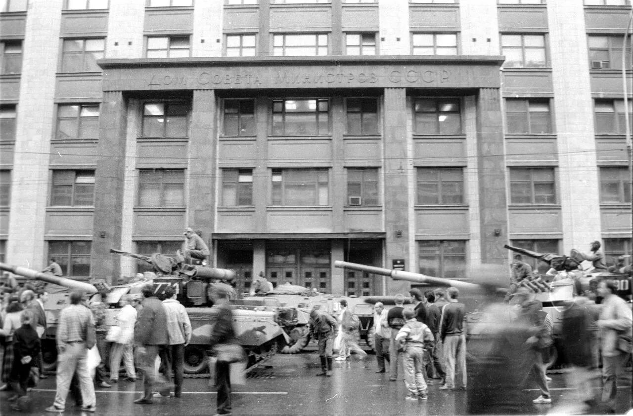 19 января 1991 год. Москва баррикады 1991 августовский путч. Гкчп август 1991. Августовский путч гкчп. 1991.