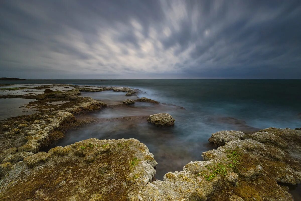 Закрытые моря. Средиземное белое море. Средиземное море сейчас. Фотограф Aaron Gershon.