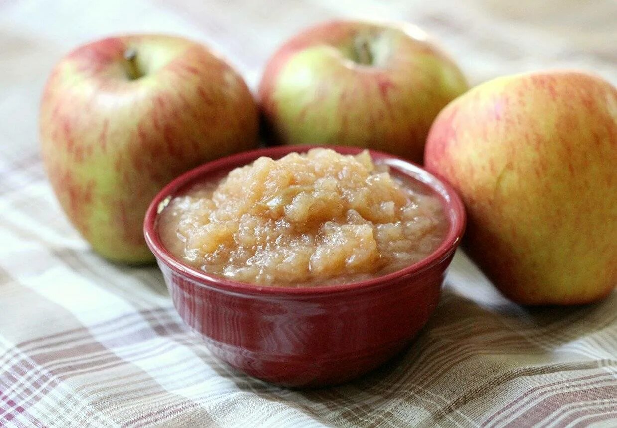 При диабете 2 типа можно есть яблоки. Тертые яблоки. Яблочные выжимки. Пюре из яблок. Печёные яблоки при диарее.