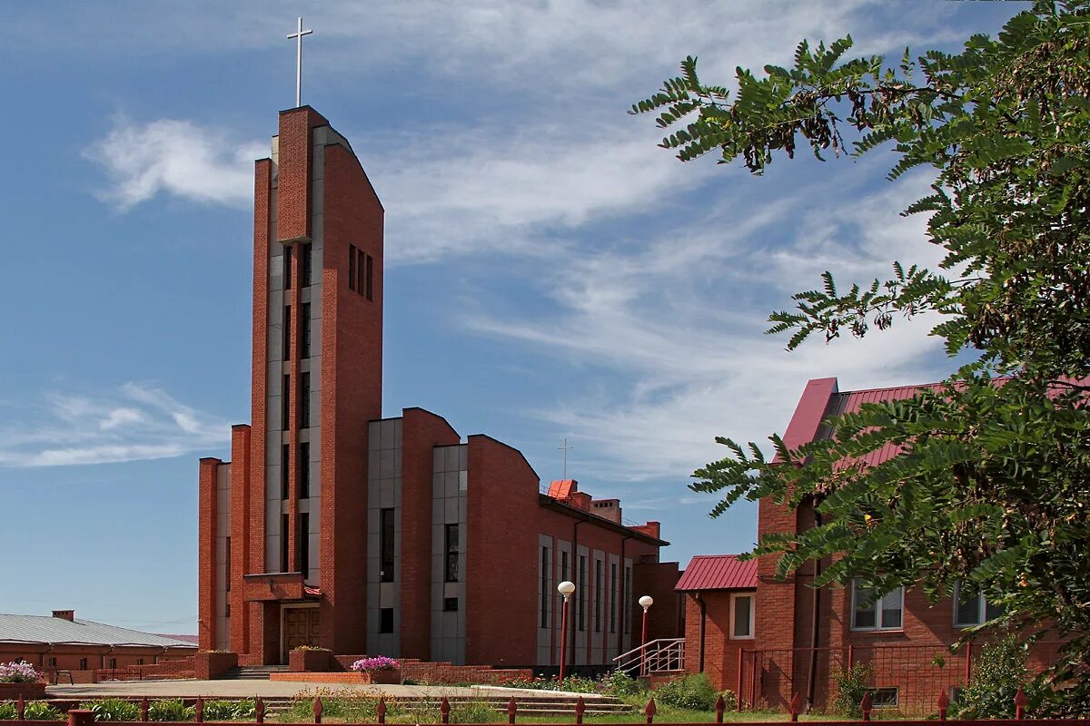 Церковь царя иисуса. Церковь христа царя город маркс. Церковь царя иисуса. Церковь царя иисуса челябинск служение сегодня. Церковь царя иисуса челябинск.