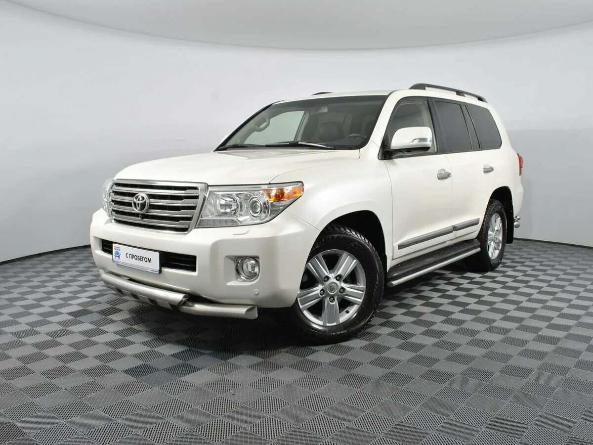 Крузер 200 2012 год. Toyota Land Cruiser 200 2012. Toyota Land Cruiser 200 2012 White. Тойота ленд Крузер 200 2012 белый. Ленд Крузер 200 2012 год белый.