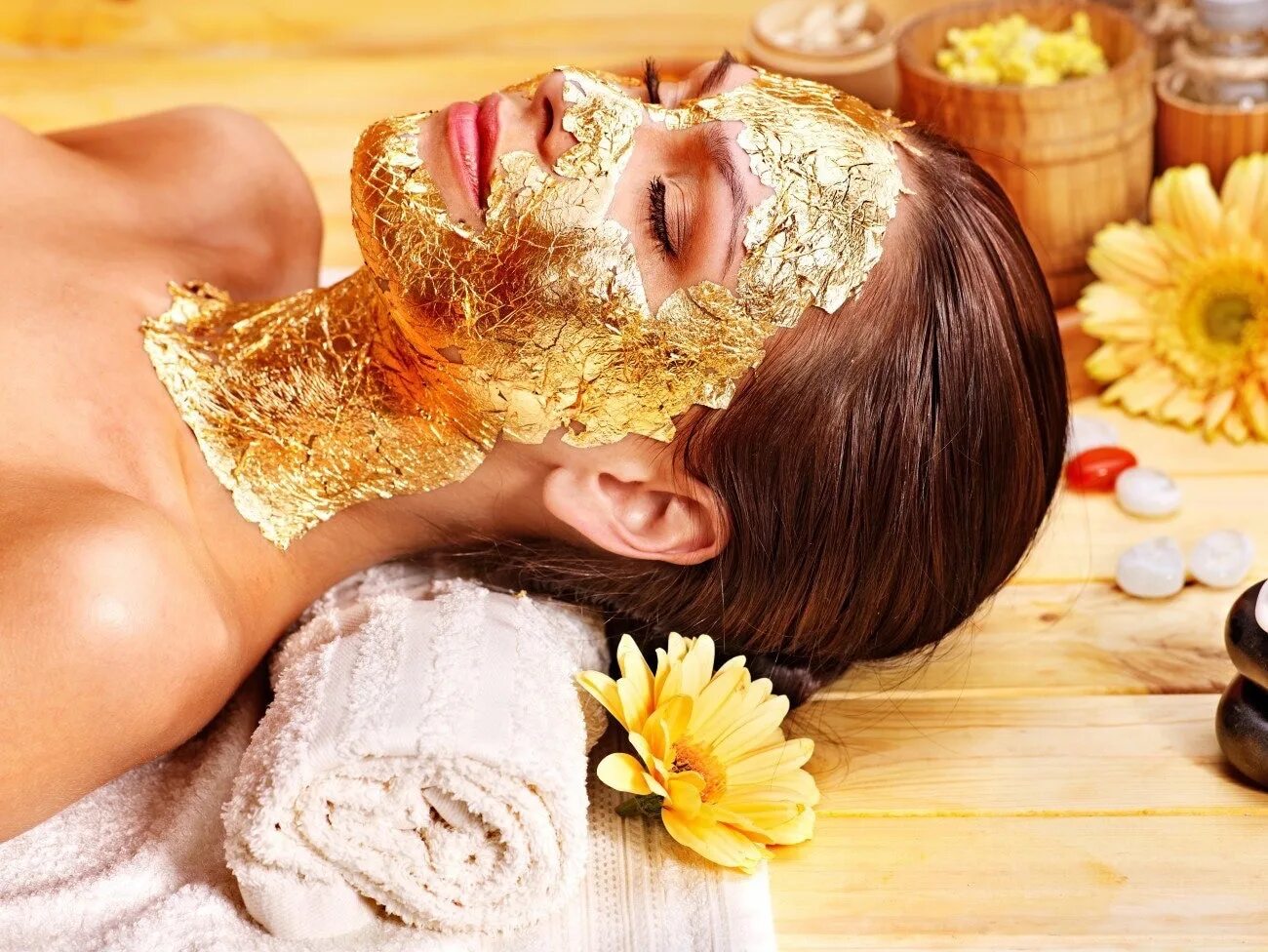 Mask spa. Маска для лица. Спа для лица. Маска для лица спа. Золотая маска для лица.