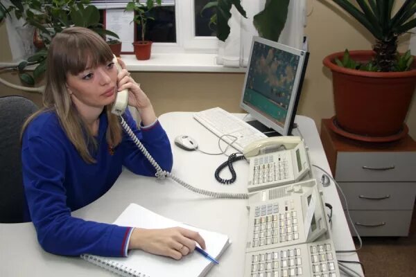 девушка поа 112 телефон.