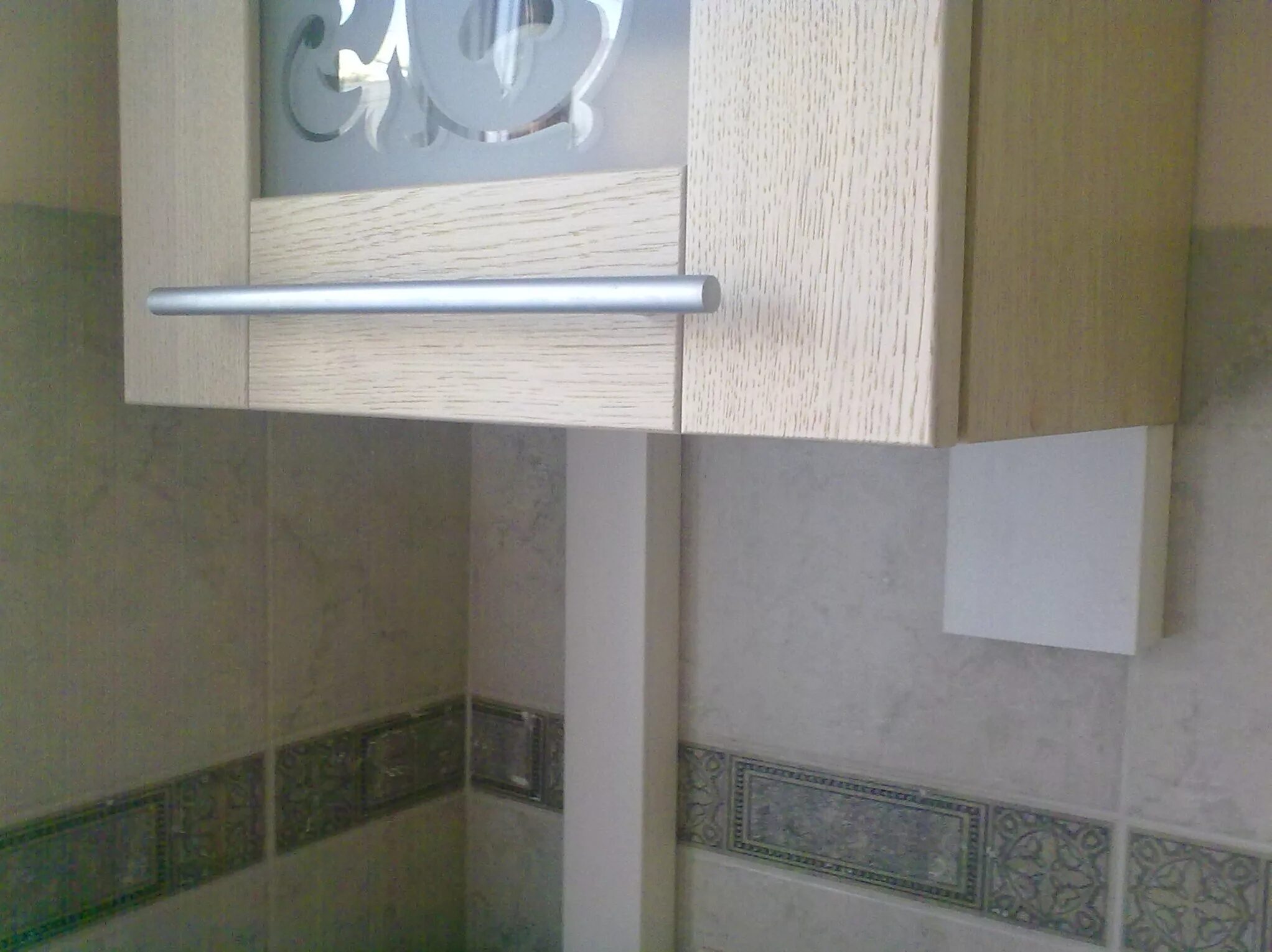 Как спрятать газовую трубу на кухне: разные способы маскировки