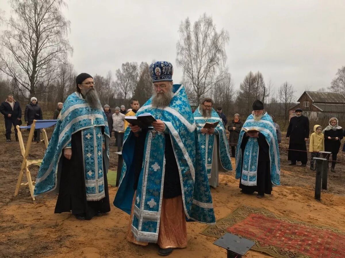 Храм село грузины Торжокский район. Село грузины, Торжокский район, Тверская область.. Церковь в грузинах Торжокский район. Храм Архангела Михаила Торжок настоятель.