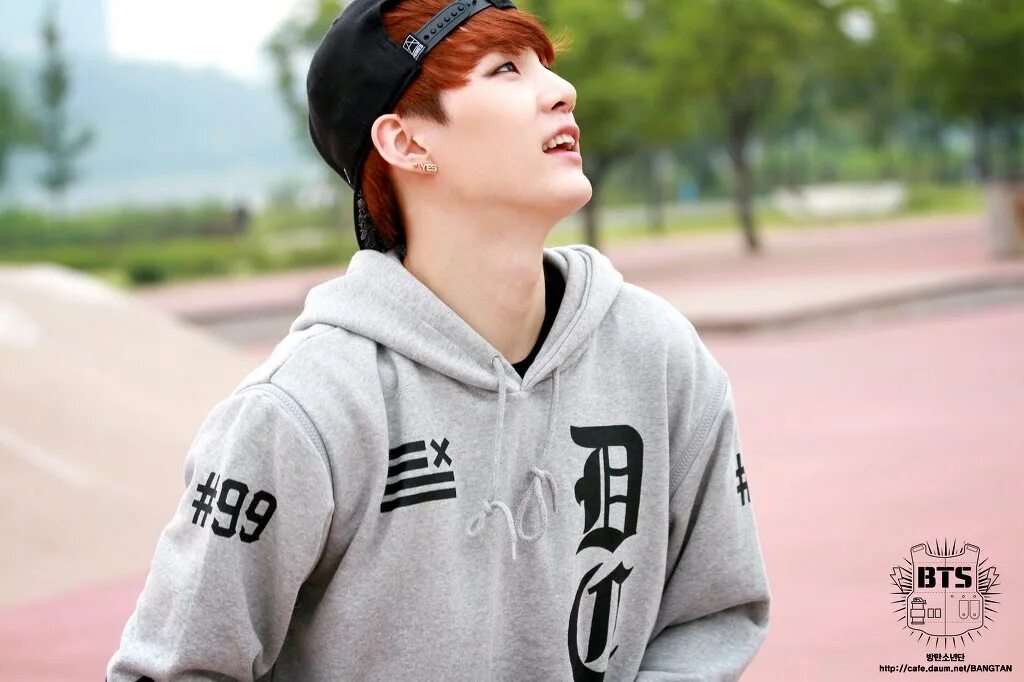 Сколько лет юнги из бтс. Бтс шуга 2013. мин юнги 2013. bangtan boys bts шуга. юнги из bts 2013.