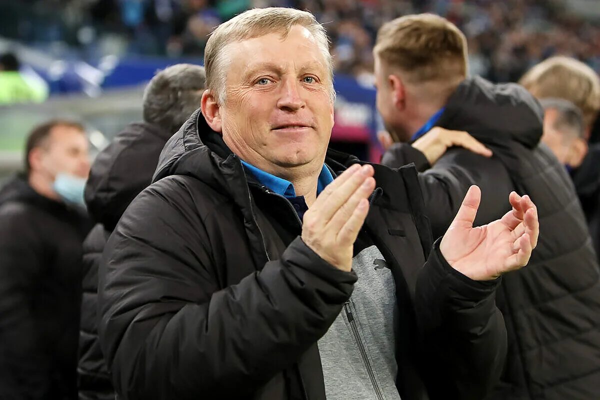 Осинькин игорь витальевич крылья советов. Игорь витальевич осинькин. Радость тренера крыльев. Осинькин тренер крылья. Осинькин тренер.