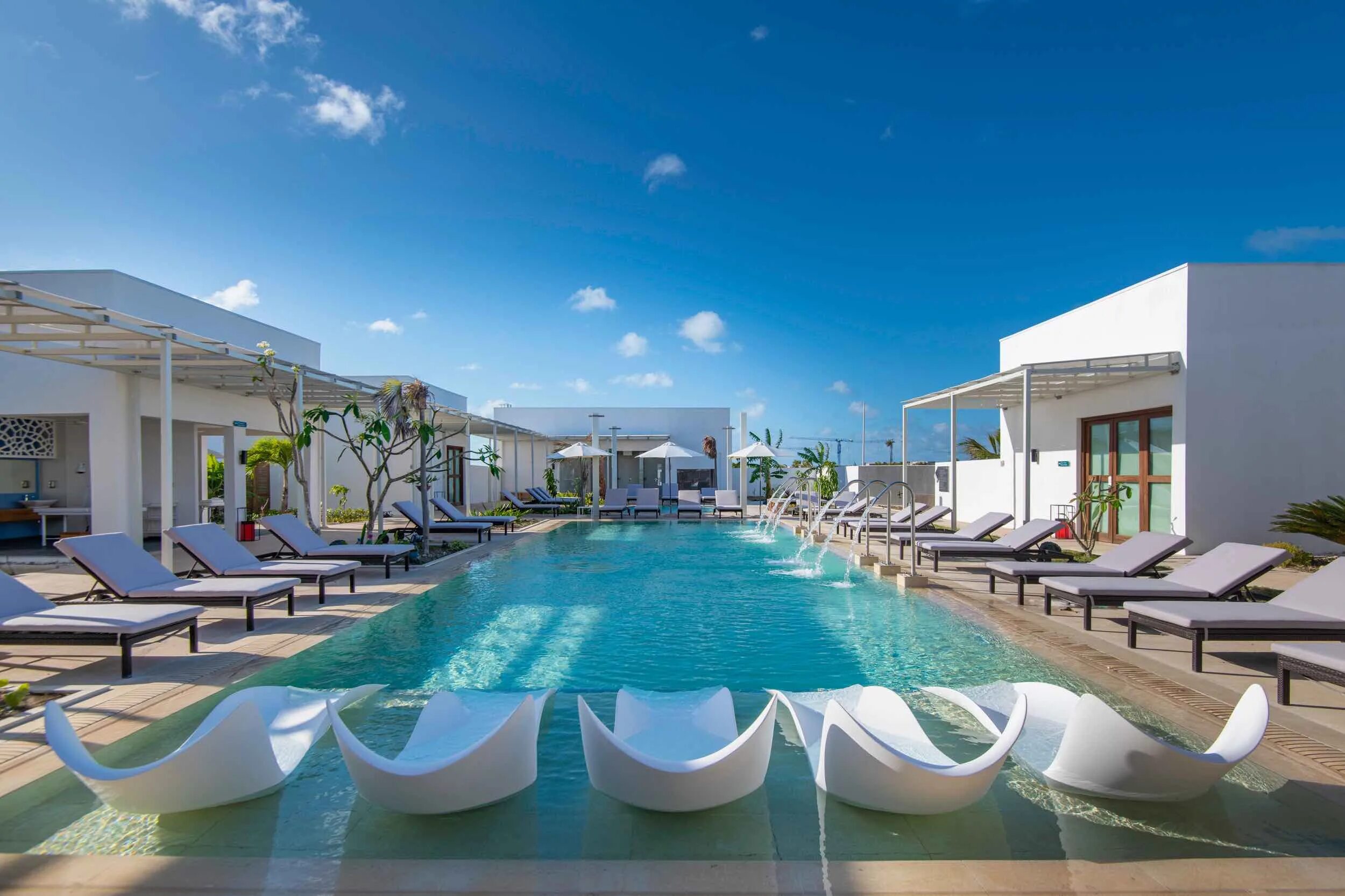 La marina. Hotel caracol 4 куба санта лусия camaguey. Marina ibiza. La marina. Цкалтубо плаза спа.