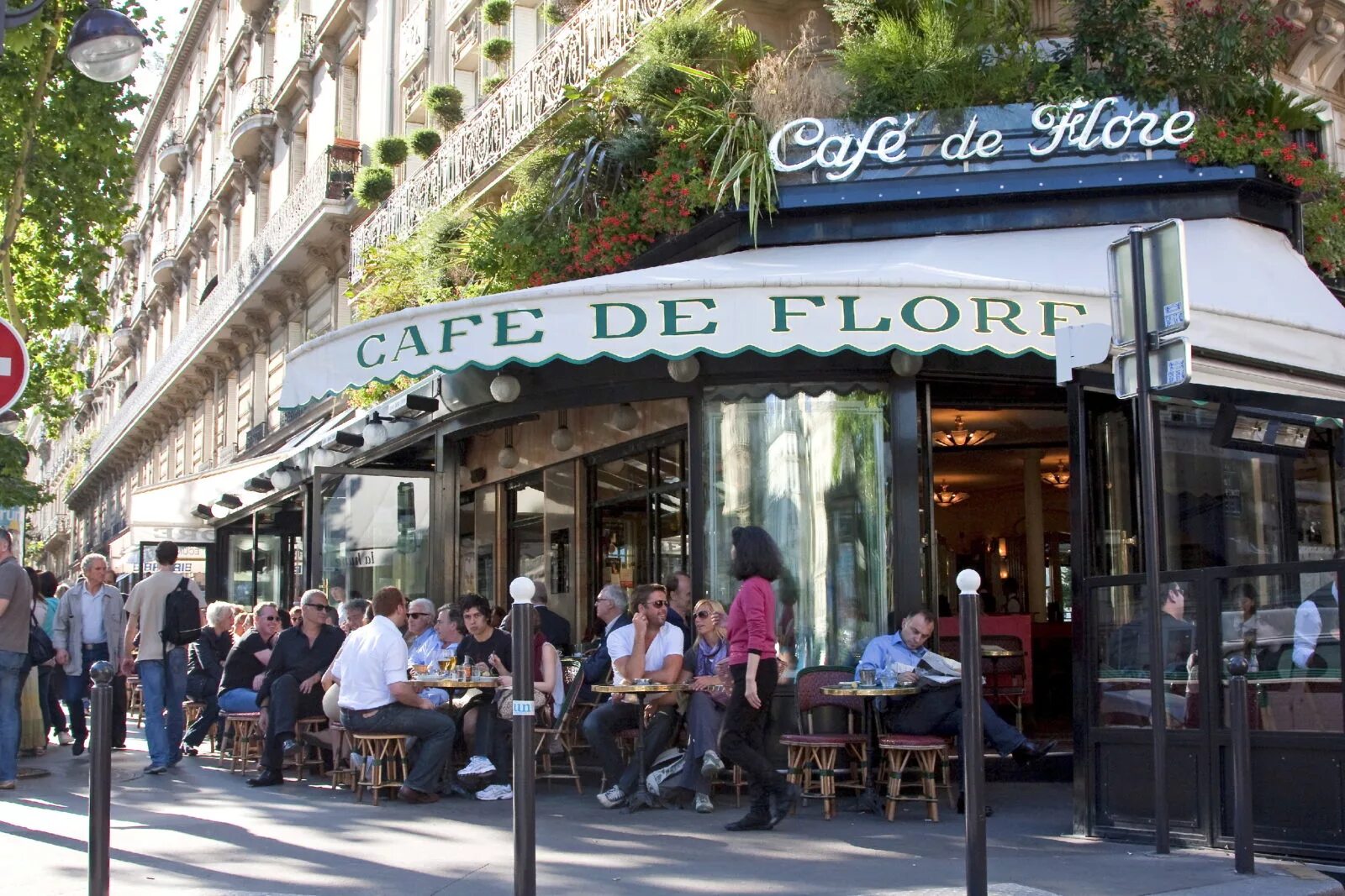 Кафе сен-Жермен-де-пре Париж. Cafe de Paris в Париже. De Flore ресторан Париж. Кафе де Флор кафе в Париже. Кафе де париж