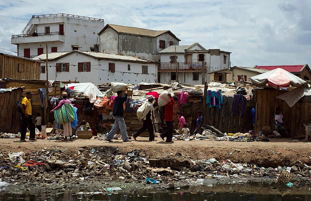 Антананариву трущобы. Мадагаскар трущобы. Остров Мадагаскар Антананариву. Мадагаскар бедность.