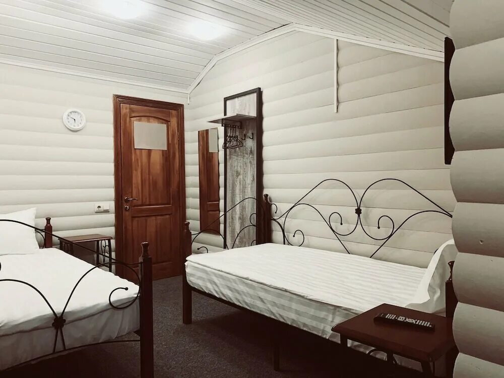 Халва отель москва. Халва отель на амурской. Гостевой дом тихая полянка. Халва отель москва. Халва москва гостиница.