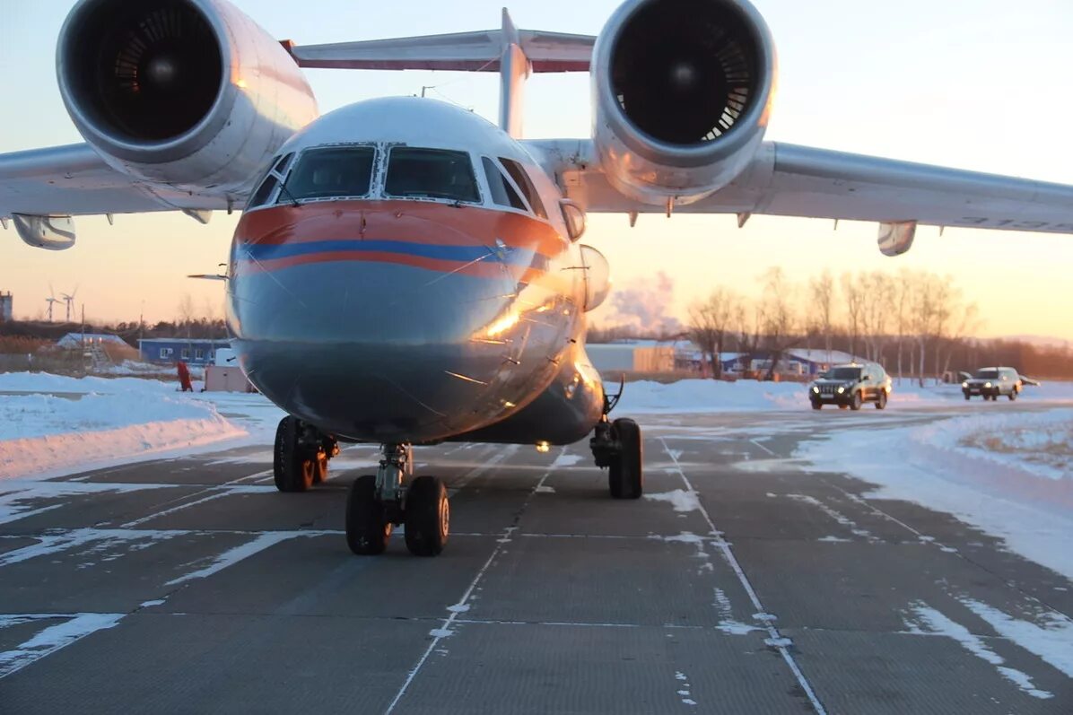 Полет на самолете хабаровск. Самолет Хабаровск. Самолет МЧС. Хабаровский Авиация. Авиация МЧС Хабаровск.