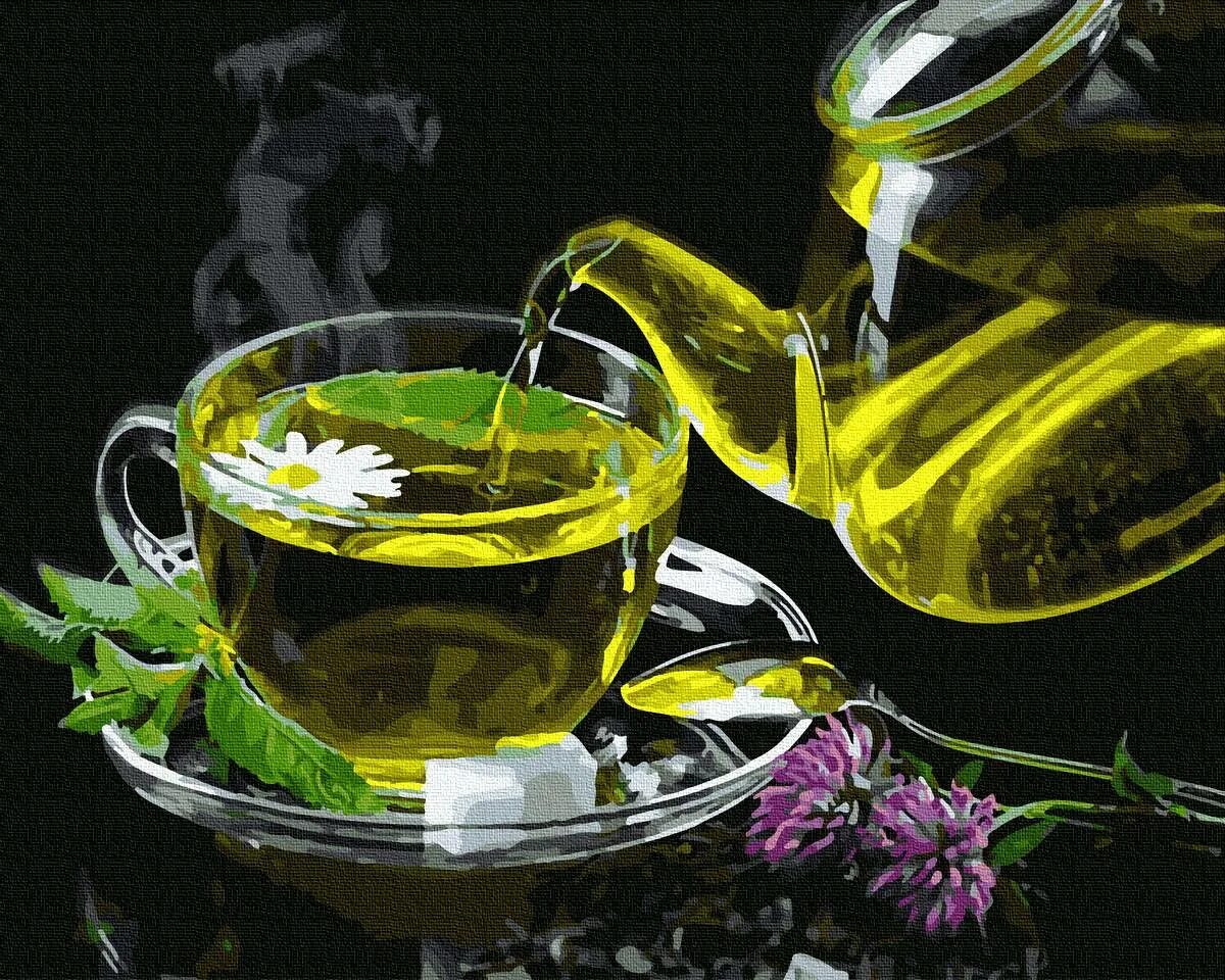Зеленый чай вечером. Зеленый чай. Зеленый чай с ромашкой. Чай "Ромашка". Черный и зеленый чай.