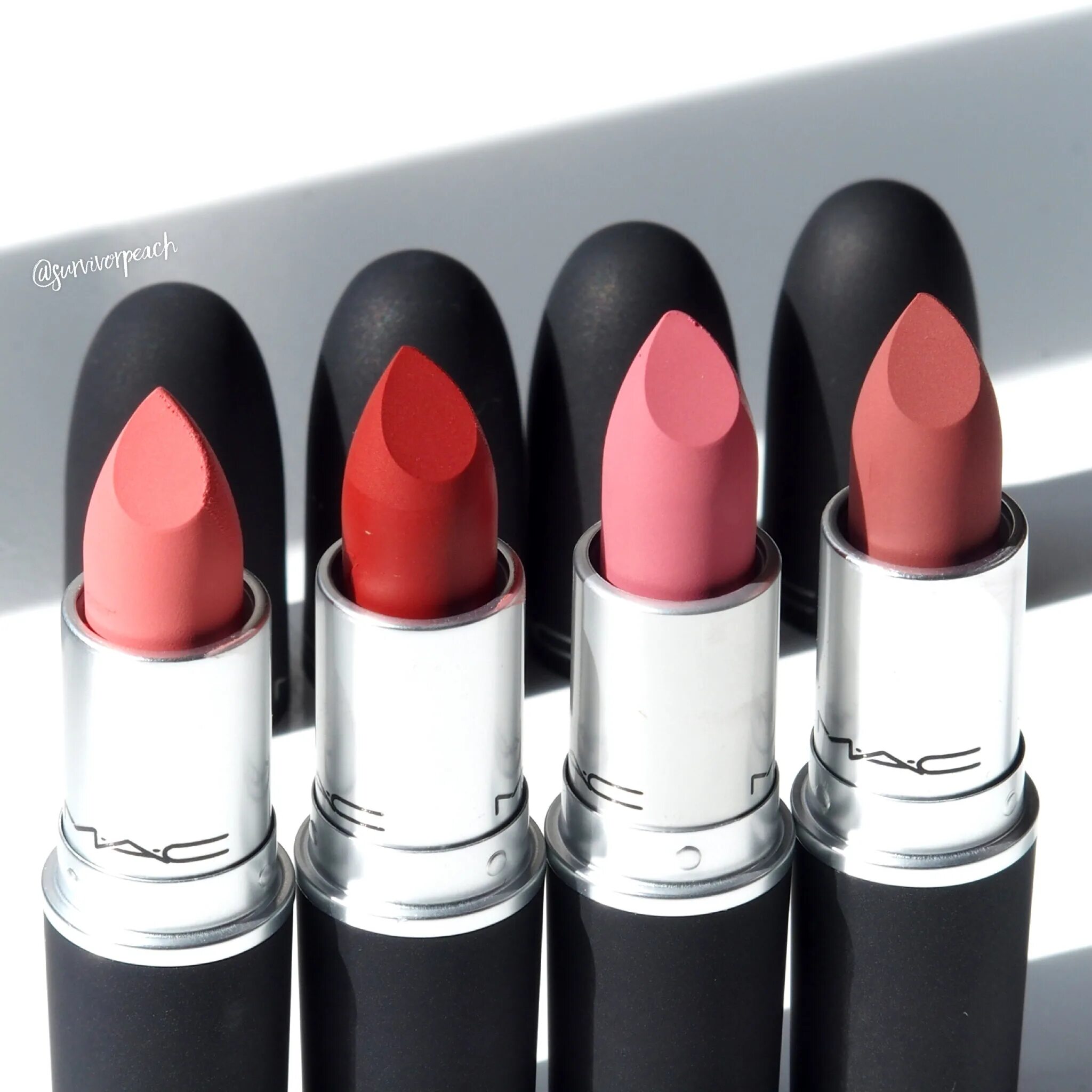 Mac smoked almond. Помада mac sultry move свотчи. Mac move. Mac move. Sultry move mac помада.