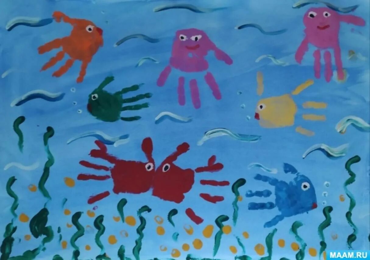 Коллективное рисование ладошками. Рисование ладошками морские обитатели. Рисование рыбы в младшей группе. Рисование в младшей группе на тему подводный мир. Занятие на тему морские обитатели