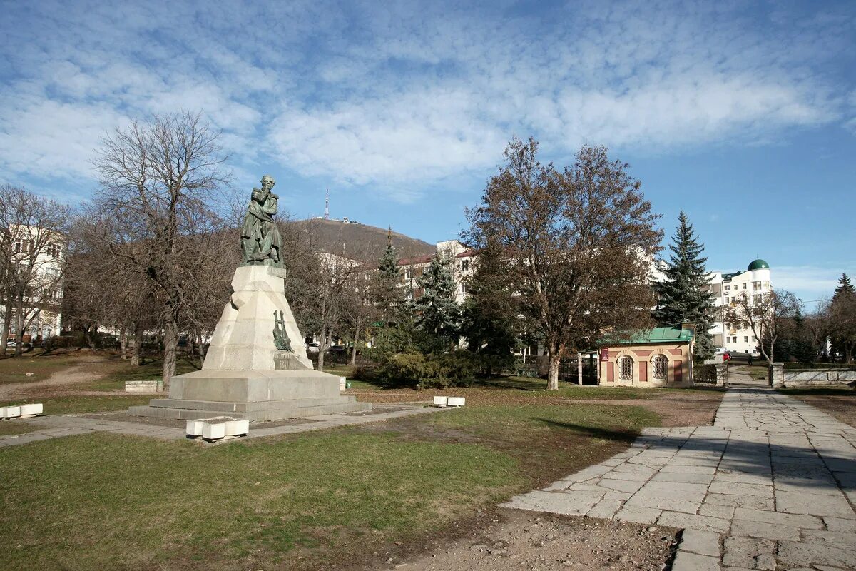 Г.Лермонтов Ставропольский край памятники. Лермонтов город памятник. Город Лермонтова Пятигорск. Памятник Лермонтову (Пятигорск). Лермонтов ставропольский край пятигорск