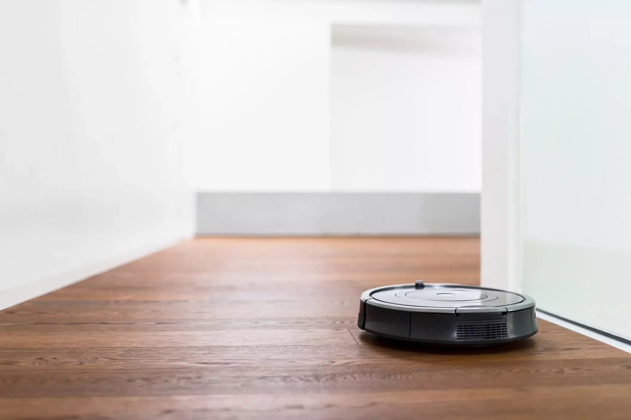 Бывает робот пылесос. Робот пылесос Vacuum Cleaner. Робот пылесос Roomba 880. Робот пылесос Сяоми 2023. Робот-пылесос IROBOT Roomba s9+, черный [s955840plus_rnd].