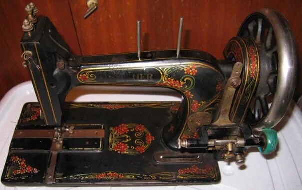 Швейная машинка рубин. Швейная машинка kohler Natalis. Швейная машинка Gritzner Durlach 3555031. Швейная машинка Науманн kohler. Швейная машинка Швеймаш 1920 года.