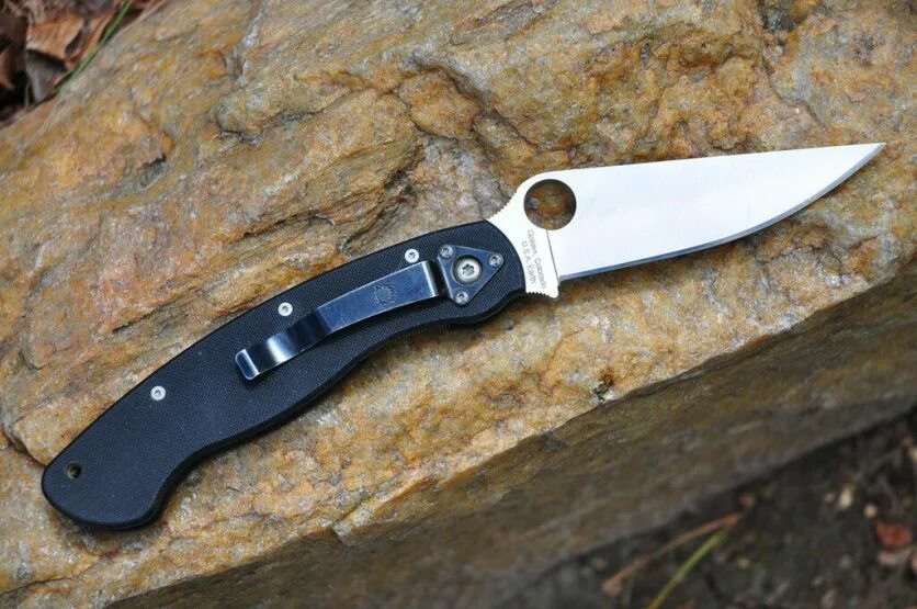 Спайдерко оригинал. Спайдерко милитари. Spyderco j11. Spyderco Military +клинок. Спайдерко милитари с черным клинком.