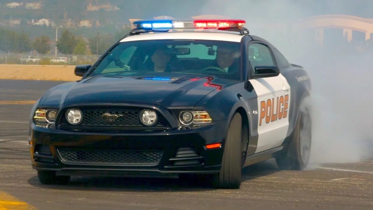 Полицейский мустанг. Форд Мустанг 911 полиция. Ford Mustang 2008 Police. Полицейский Форд Мустанг gt. Форд Мустанг 5 полиция.